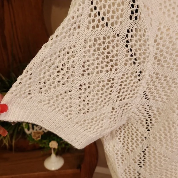 White shrug - Picture 2 of 4